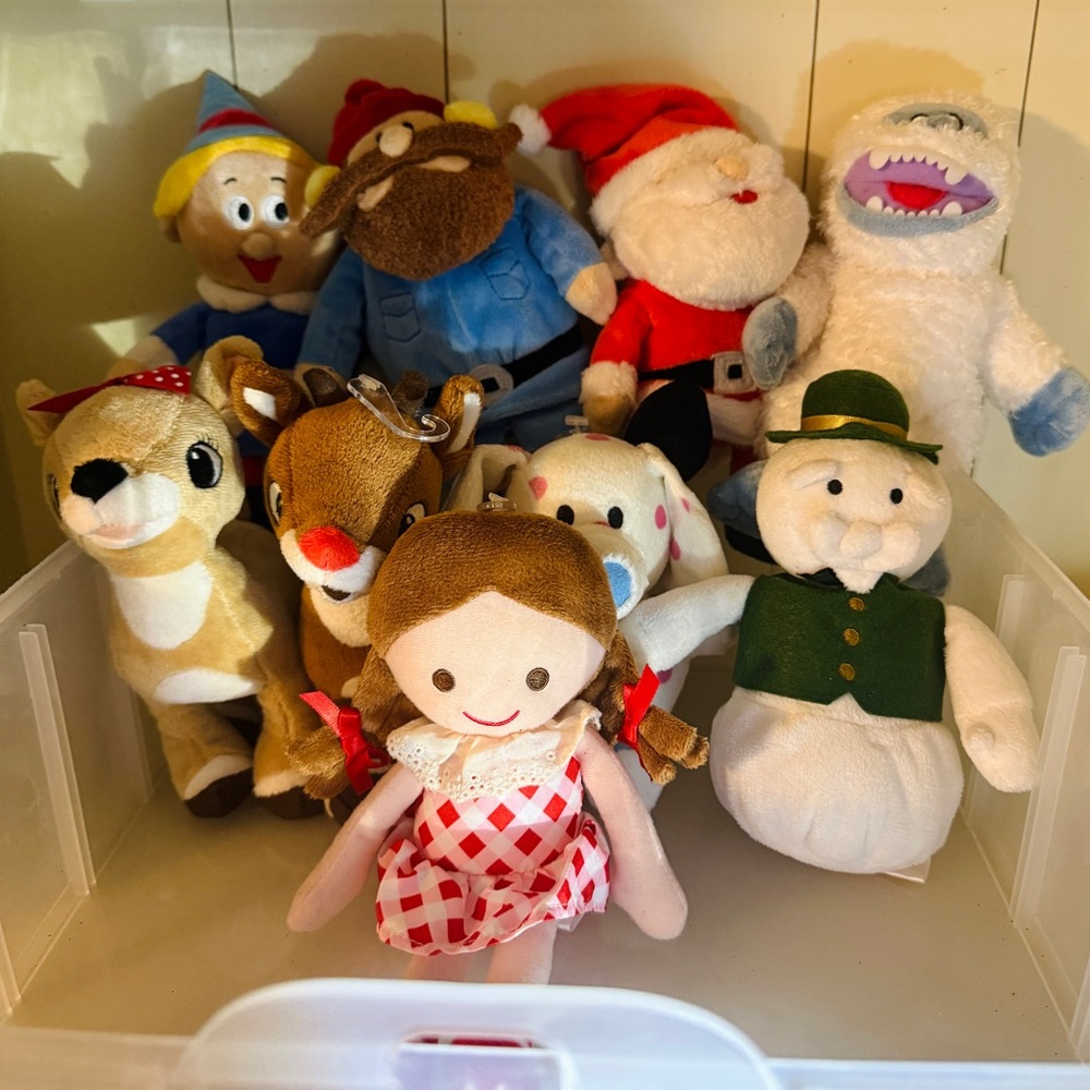 Collectible Rudolph The Red Nosed Reindeer small Bean Christmas Lot 9 Plush 2013